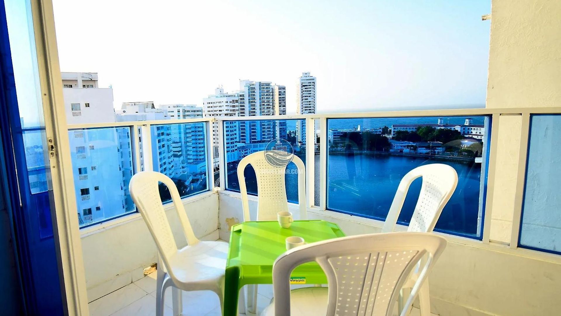 Luis Del Mar - Edificio Nuevo Conquistador Apartamento
