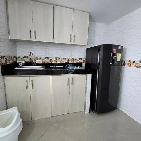 Luis Del Mar - Edificio Nuevo Conquistador Apartamento